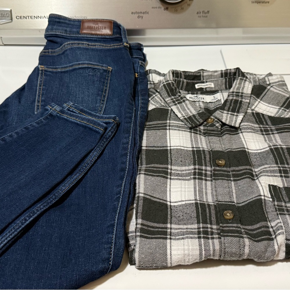 Hollister Black and White Plaid Shirt